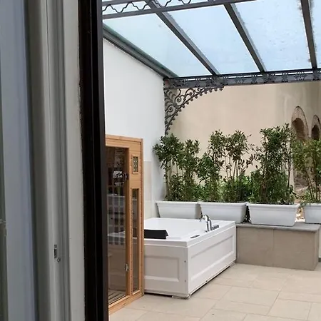 Elisio & ホテル 4*